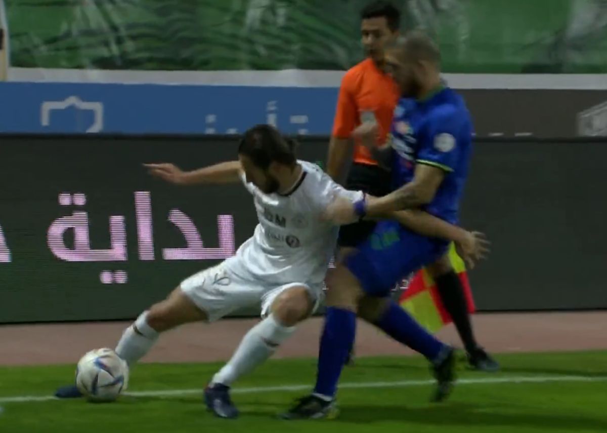 Fran Velez vs. Grzegorz Krychowiak