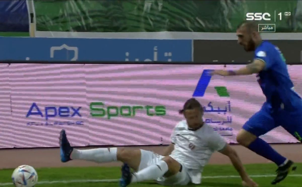 Controversa finalului de an în fotbal » Arbitrii au asistat impasibili la gestul complet lipsit de fair-play