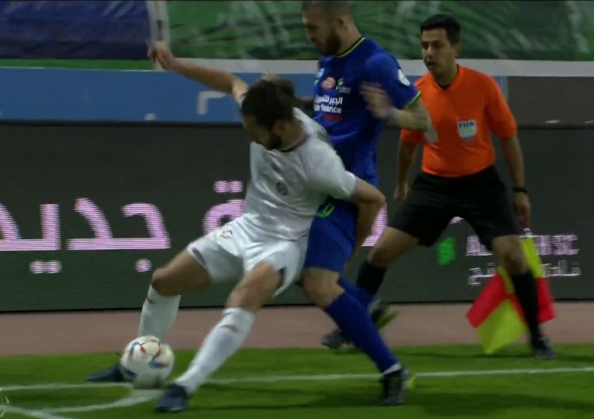 Controversa finalului de an în fotbal » Arbitrii au asistat impasibili la gestul complet lipsit de fair-play