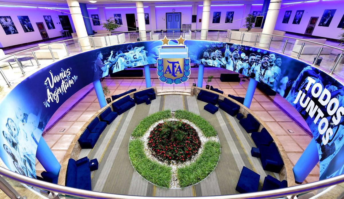 Omagiu pentru zeul fotbalului » Qatarul transformă camera în care a locuit Messi într-un muzeu