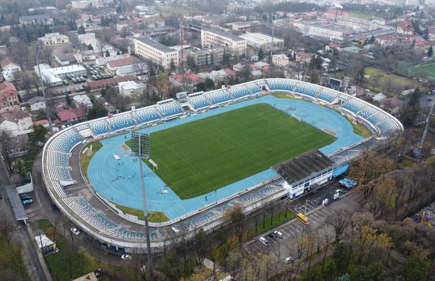 Până la o posibilă nouă arenă, care nu va fi gata mai devreme de 2026, Poli Iași a căutat s-o cosmetizeze pe cea veche, una care are 60 de ani și care își arată bine vârsta.