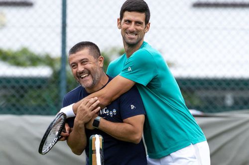 Novak Djokovic și Ulises Badio / Sursă foto: Guliver/Getty Images