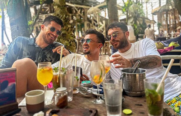 Becali a anunțat că nu-l ia în cantonament, așa că a plecat din România alături de 2 rivali din Superligă