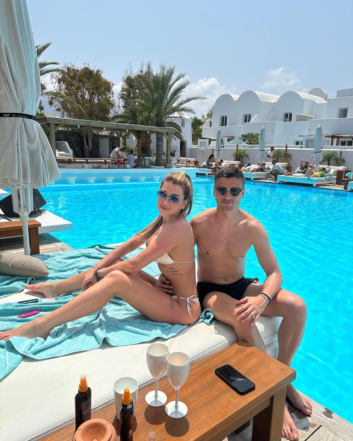 Iubita fotbalistului de la Farul a atras toate privirile la meciul cu FCSB » Nu a lipsit nici de la petrecerea campionilor