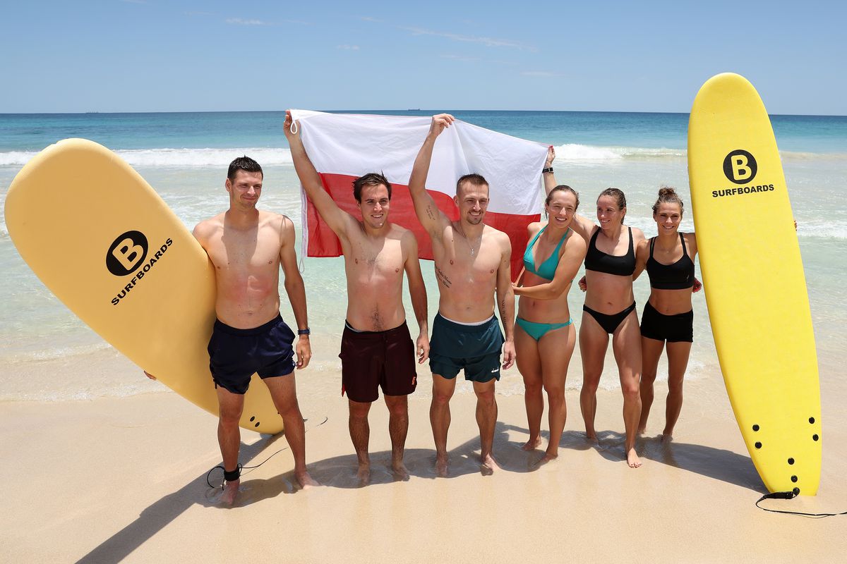 Iga Swiatek într-o ipostază inedită în Australia » A luat lecții de surf înainte de startul primei competiții a sezonului