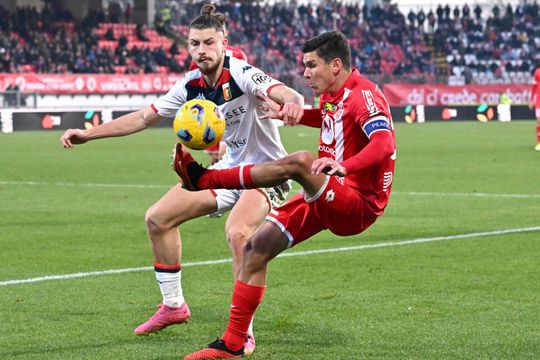 Radu Drăgușin, într-un meci la Monza // Foto: Imago