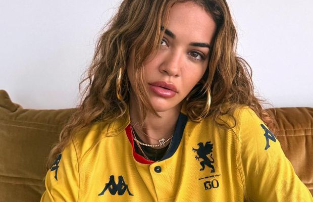 Radu Drăgușin are o susținătoare faimoasă! Ce artistă a îmbrăcat tricoul aniversar al clubului Genoa