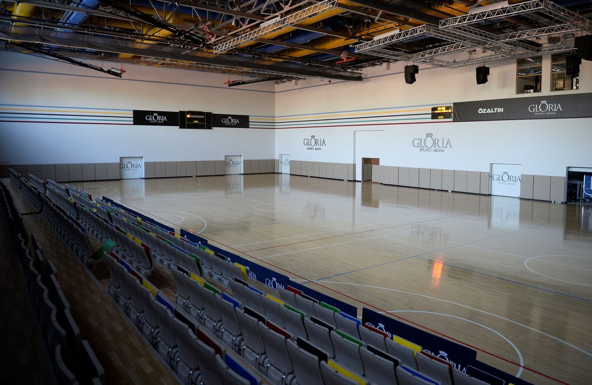 Gloria Sports Arena, doar antrenamente