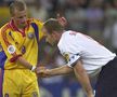 Alan Shearer și Dorinel Munteanu, după meciul Anglia - România de la Euro 2000 // foto: Guliver/gettyimages