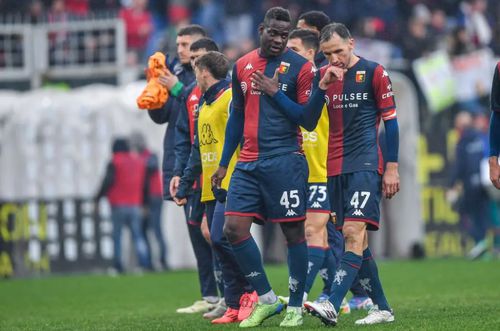 Mario Balotelli, alături de Milan Badelj, căpitanul lui Genoa / Foto: X Genoa