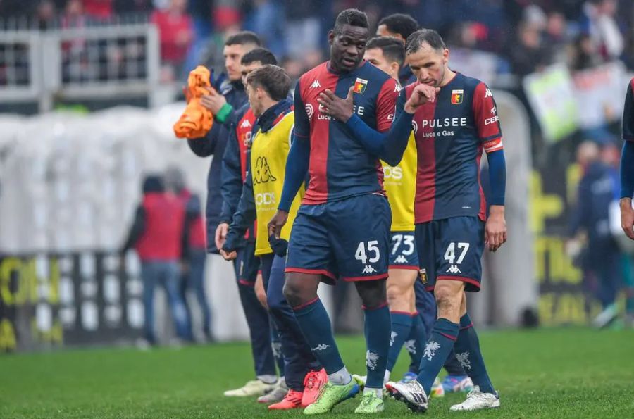 Scandal la echipa lui Dan Șucu » Balotelli, vedeta de la Genoa, a sărit la antrenor