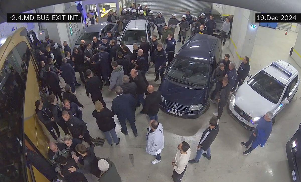 Răzvan Lucescu a comentat scenele reprobabile când a plonjat din autocar: „Spun adevărul și asta nu convine”