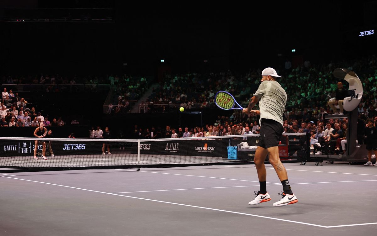 Ciocnirea Sabalenka - Kyrgios, prima „Bătălie a sexelor” din acest secol, tranșată în 77 de minute » Aryna, intrare de zile mari: „Pregătisem altceva”