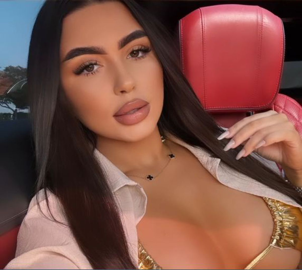 Ziua și cererea în căsătorie » Jucătorul FCSB-ului și-a surprins iubita de sărbători: „Cât de norocoasă pot fi?”