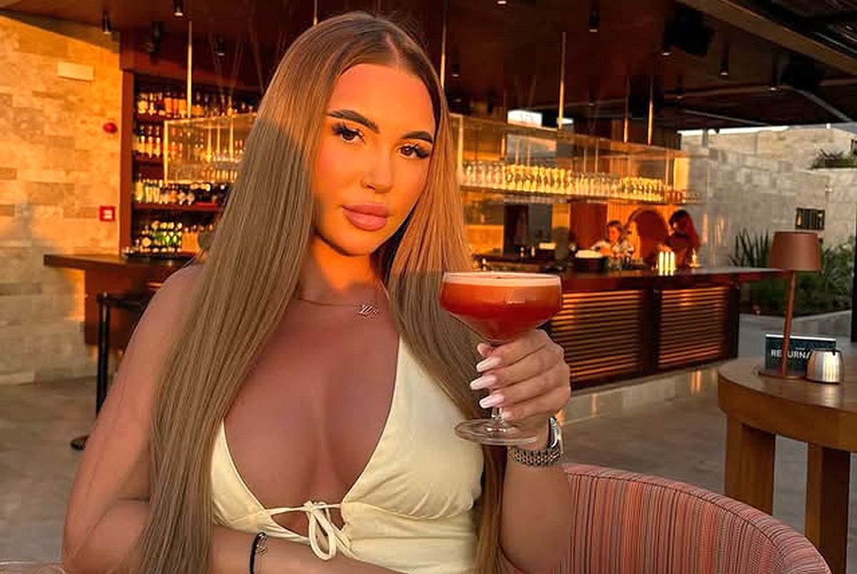 Ziua și cererea în căsătorie » Jucătorul FCSB-ului și-a surprins iubita de sărbători: „Cât de norocoasă pot fi?”