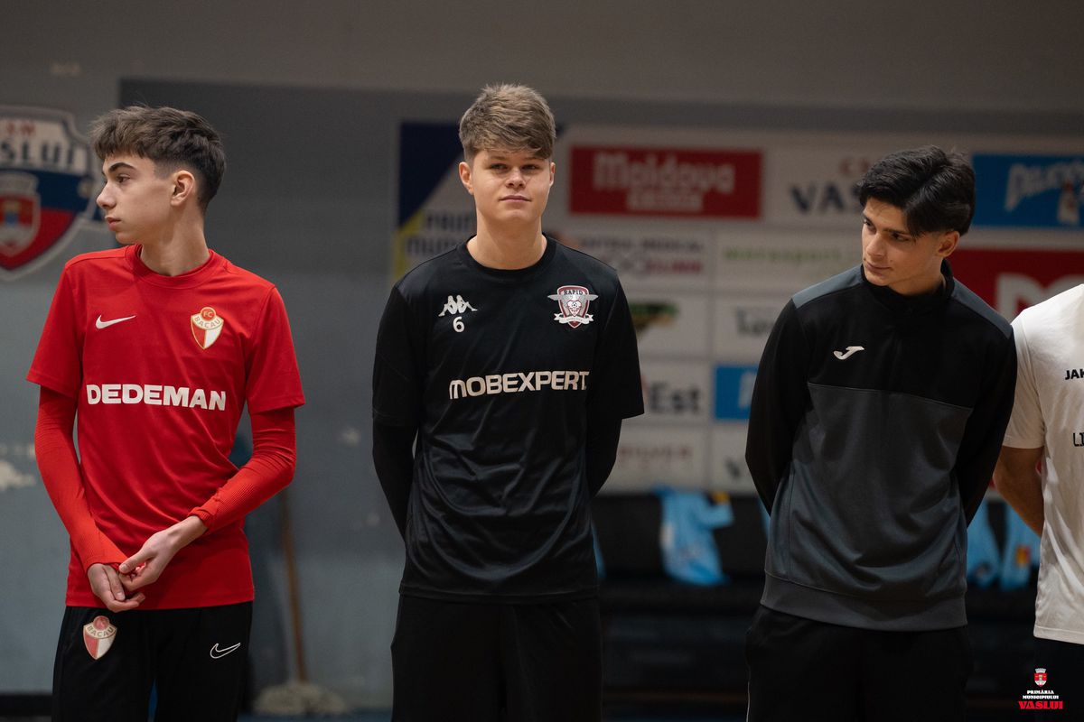 A schimbat tricoul! Cum a apărut Louis Munteanu la 48 de ore de la marea controversă cu echipamentul celor de la FCSB