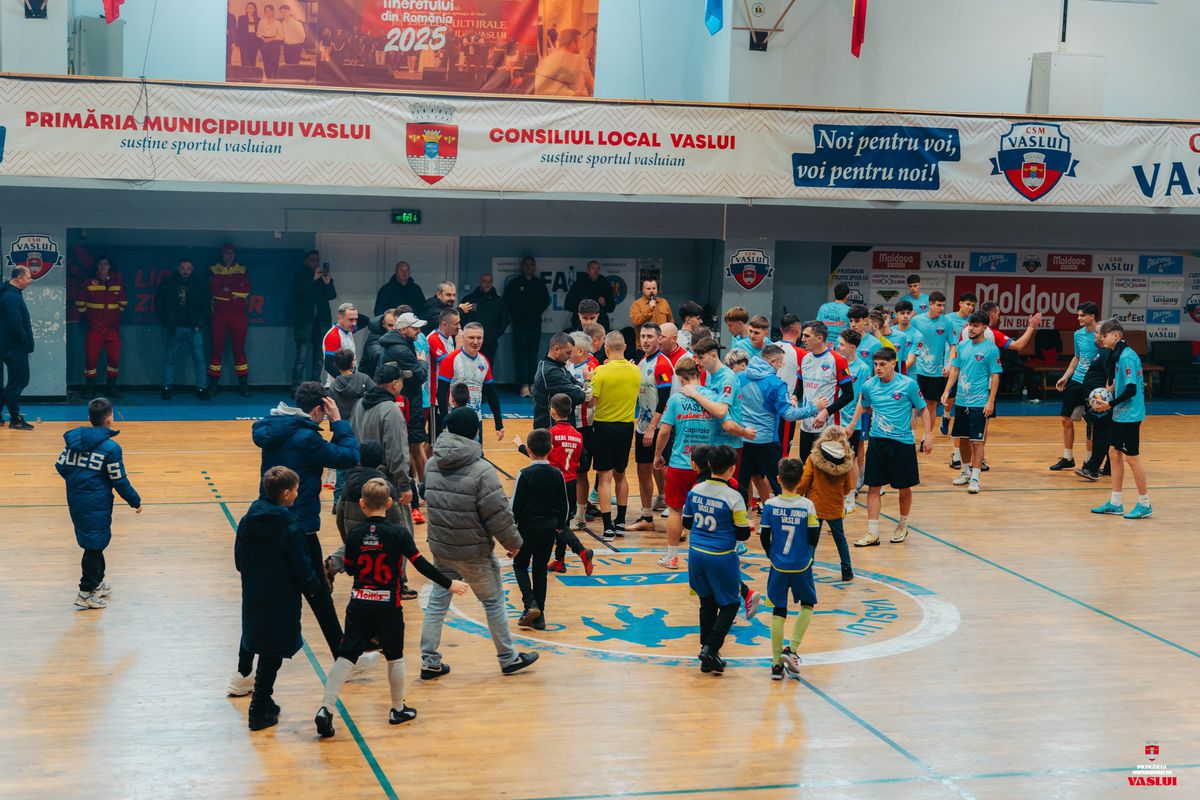 A schimbat tricoul! Cum a apărut Louis Munteanu la 48 de ore de la marea controversă cu echipamentul celor de la FCSB