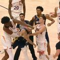 Jose Alvarado și Mark Williams și-au împărțit pumni în duelul Pelicans - Suns/Foto: captură X