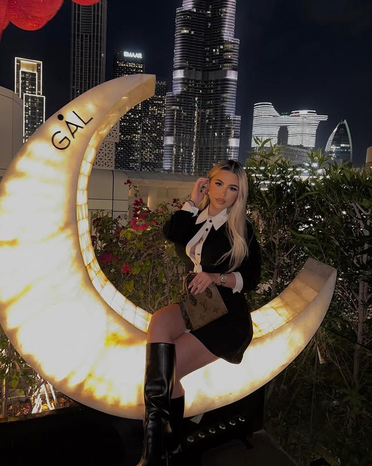 Ziua și cererea în căsătorie » Jucătorul FCSB-ului și-a surprins iubita de sărbători: „Cât de norocoasă pot fi?”