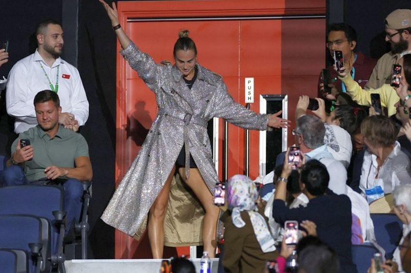 VIDEO+FOTO Ciocnirea Sabalenka - Kyrgios, prima „Bătălie a sexelor” din acest secol, tranșată în 77 de minute » Aryna, intrare de zile mari: „Pregătisem altceva”