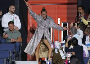 Ciocnirea Sabalenka - Kyrgios, prima „Bătălie a sexelor” din acest secol, tranșată în 77 de minute » Aryna, intrare de zile mari: „Pregătisem altceva”