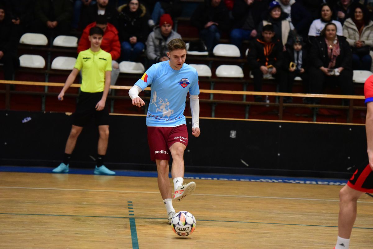 A schimbat tricoul! Cum a apărut Louis Munteanu la 48 de ore de la marea controversă cu echipamentul celor de la FCSB