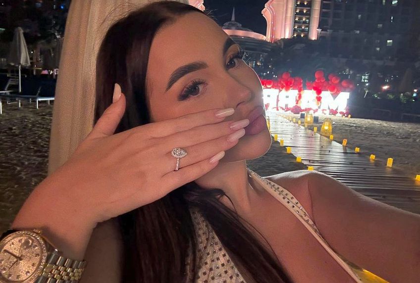 FOTO Ziua și cererea în căsătorie » Jucătorul FCSB-ului și-a surprins iubita de sărbători: „Cât de norocoasă pot fi?”