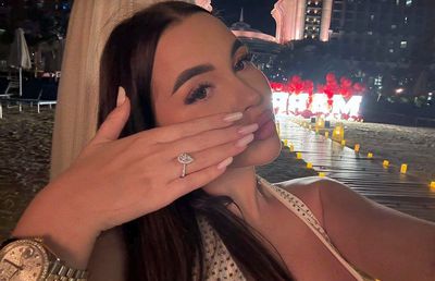 Ziua și cererea în căsătorie » Jucătorul FCSB-ului și-a surprins iubita de sărbători: „Cât de norocoasă pot fi?”