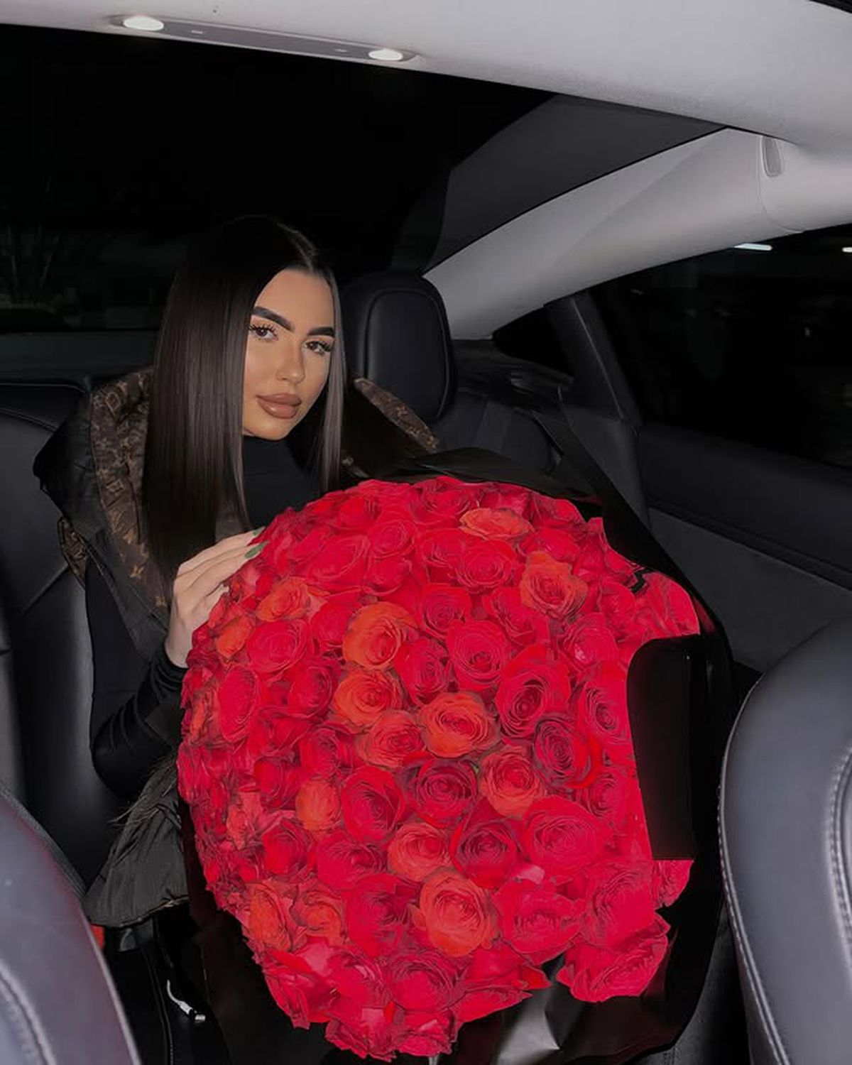 Ziua și cererea în căsătorie » Jucătorul FCSB-ului și-a surprins iubita de sărbători: „Cât de norocoasă pot fi?”