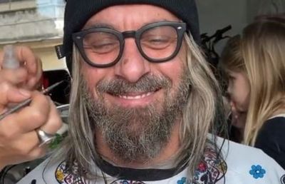 VIDEO&FOTO Daniele De Rossi s-a deghizat pentru a trăi derby-ul cu Lazio ca un suporter adevărat!