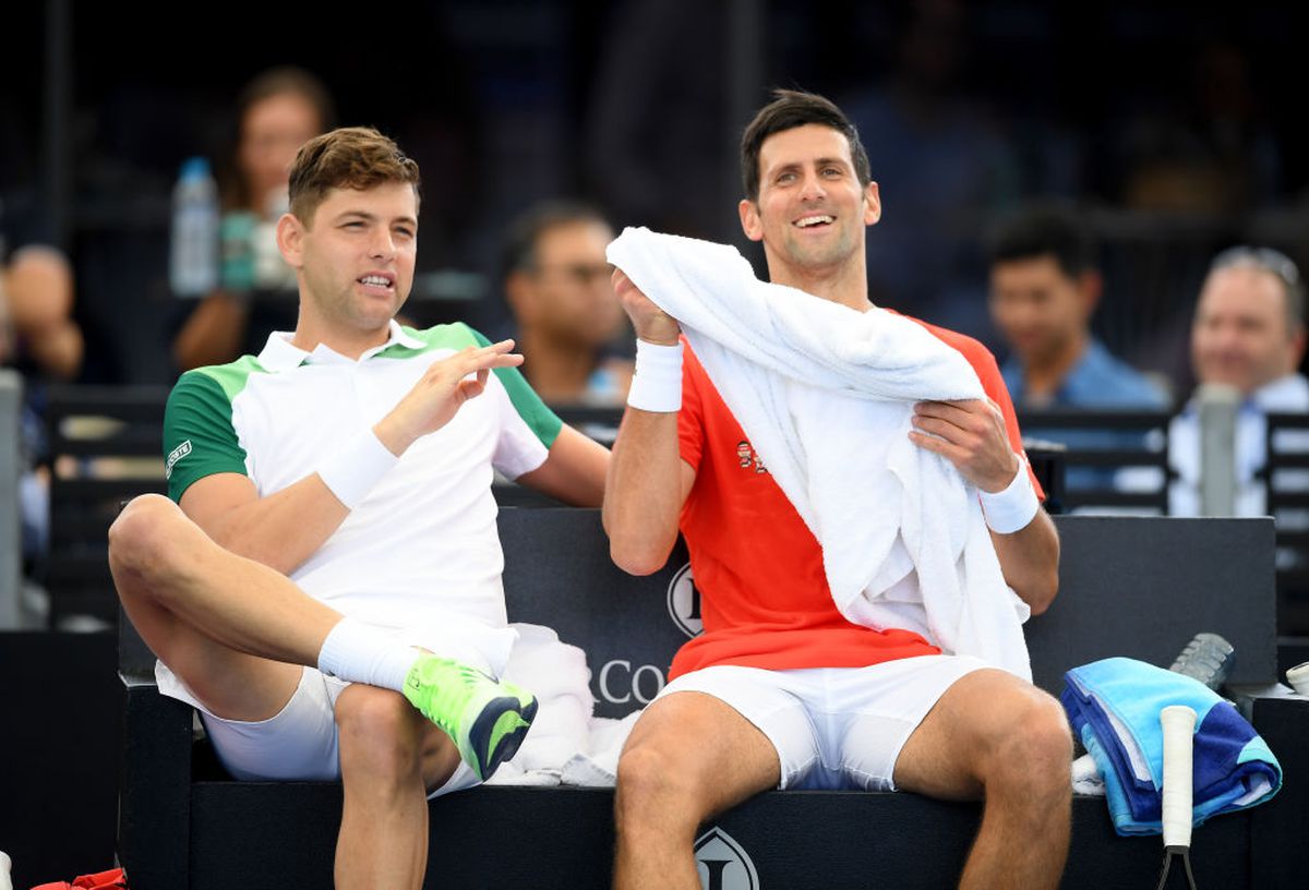 Cine-l mai înțelege pe Novak Djokovic? Moment bizar înainte de primul meci al anului pentru sârb