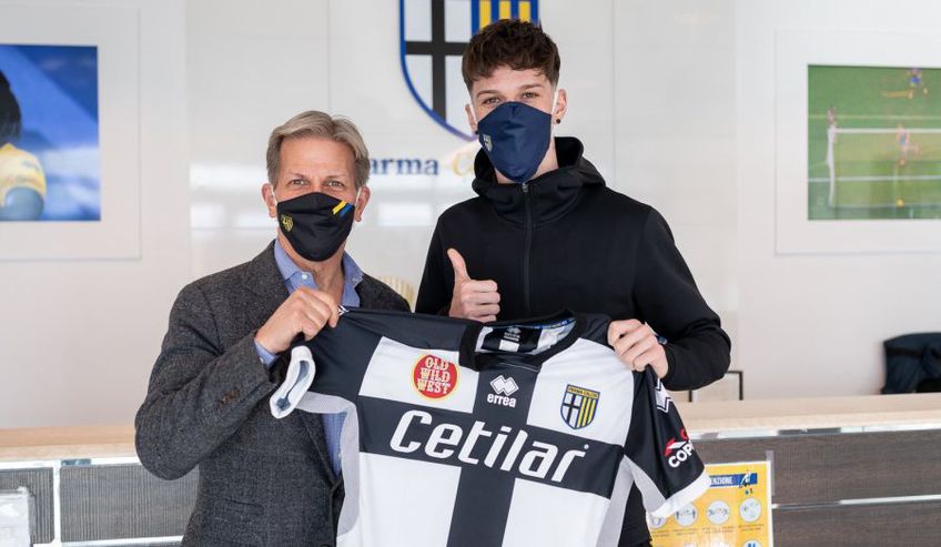Dennis Man (22 de ani, extremă dreapta) a fost prezentat oficial de Parma. Fanii italienilor sunt încântați de noul transfer.