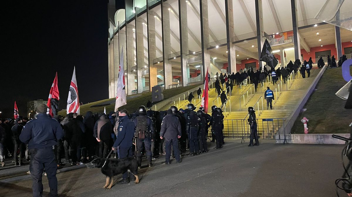 FOTO Rapid - UTA, suporteri, înainte de meci
