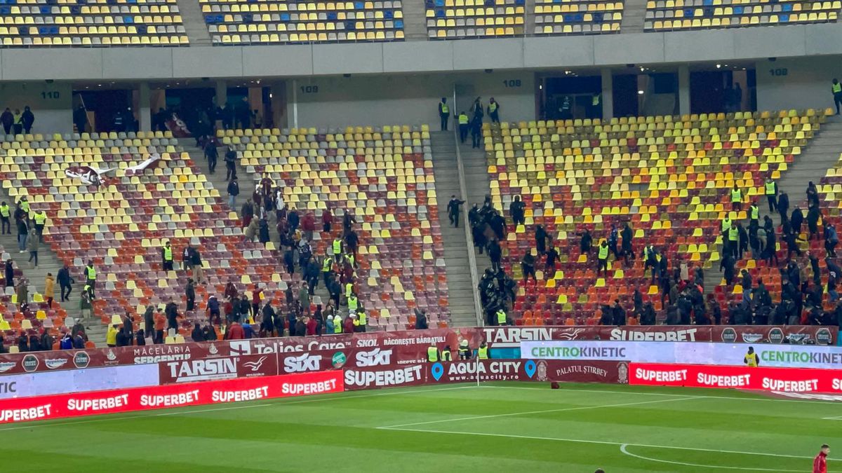 „Vă dăm teroare?” » Mesajul interpretabil afișat la sediul FRF, revendicat: „Vrem libertate”