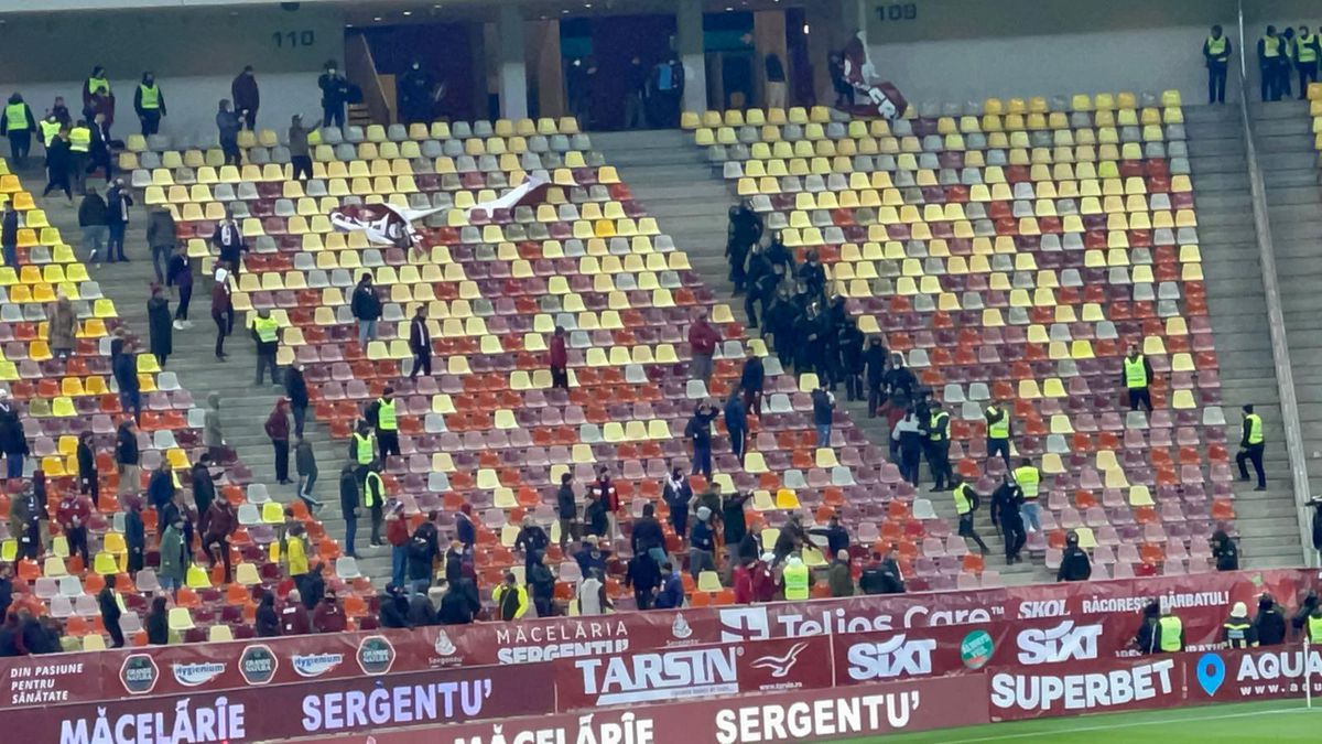 Incidente în pauza meciului Rapid - UTA