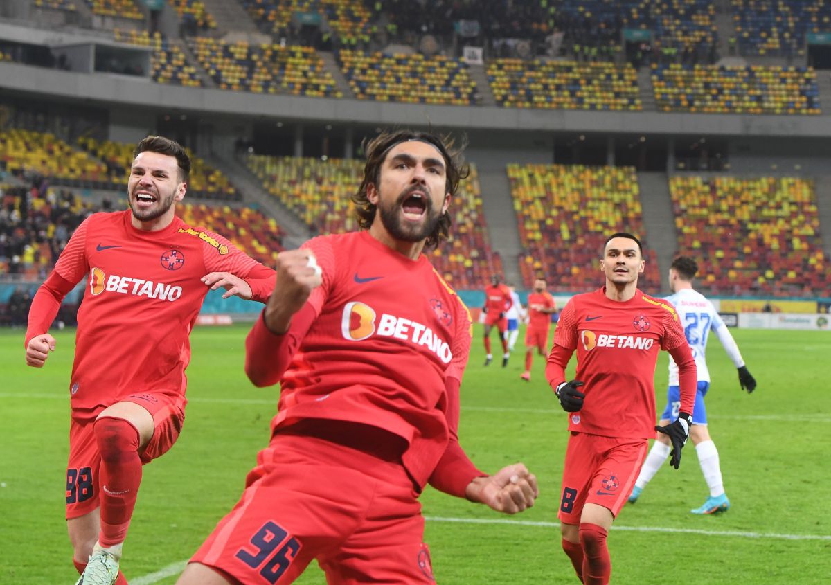 Reacția lui Ilie Dumitrescu după FCSB - Farul: „Nu avem cum să facem exercițiul ăsta de imaginație cu un antrenor care e acum la FCSB”