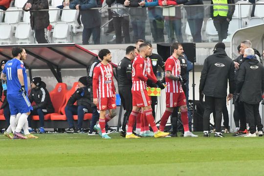Meciul Sepsi Sf. Gheorghe - FCU Craiova a fost întrerupt în minutul 25, din cauza scandărilor xenofobe ale spectatorilor.