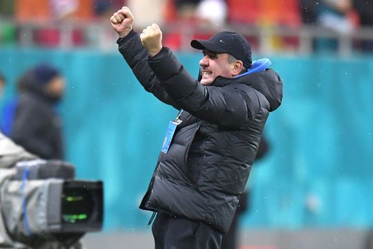 Farul a învins-o pe FCSB, scor 3-2, în etapa cu numărul 23 din SuperLiga României. Gică Hagi (57 de ani) și Denis Alibec (32 de ani) au trăit la intensitatea maximă victoria.