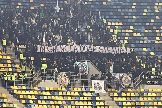 FCSB - Farul se înfruntă în etapa cu numărul 23 din Superliga României. Ultrașii de la malul mării au afișat un mesaj provocator la adresa adversarilor.
