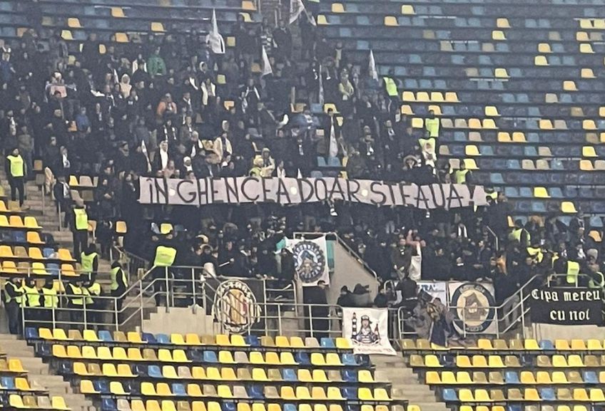 FCSB - Farul se înfruntă în etapa cu numărul 23 din Superliga României. Ultrașii de la malul mării au afișat un mesaj provocator la adresa adversarilor.