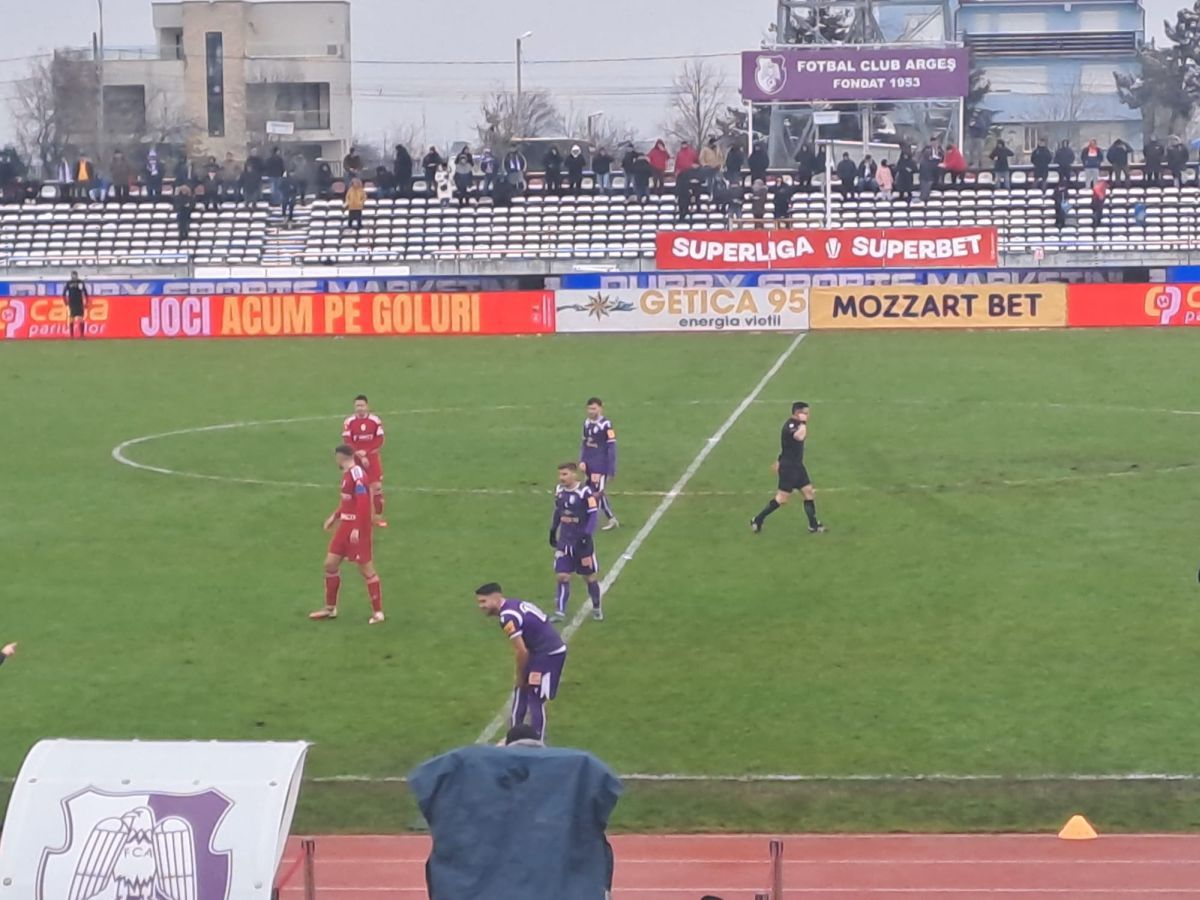 FC Argeș - FC Botoșani 0-2 » Moldovenii leagă victoriile în Superligă, piteștenii se scufundă în clasament