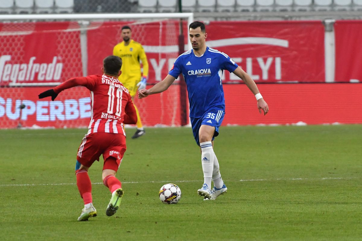 Peluza Sud a Craiovei, comunicat amenințător, la două ore după ce a provocat oprirea meciului cu Sepsi: „Nu vom permite niciodată ca un astfel de meci să aibă loc în România”