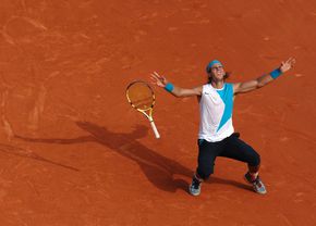 Racheta lui Rafael Nadal, între cele mai scumpe » S-a vândut cu 118.206 de dolari
