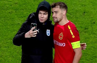 Cârțu îi ia apărarea vărului lui Mitriță, care s-a pozat cu Olaru după înfrângere: „A-nnebunit lumea, cum să-l dea afară pe copil?”