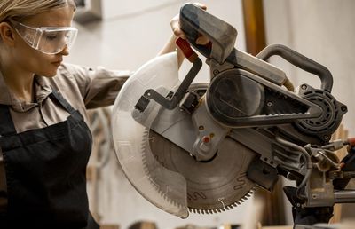 Tehnici de tăiere corectă cu mașini de tăiat gresia pe apă