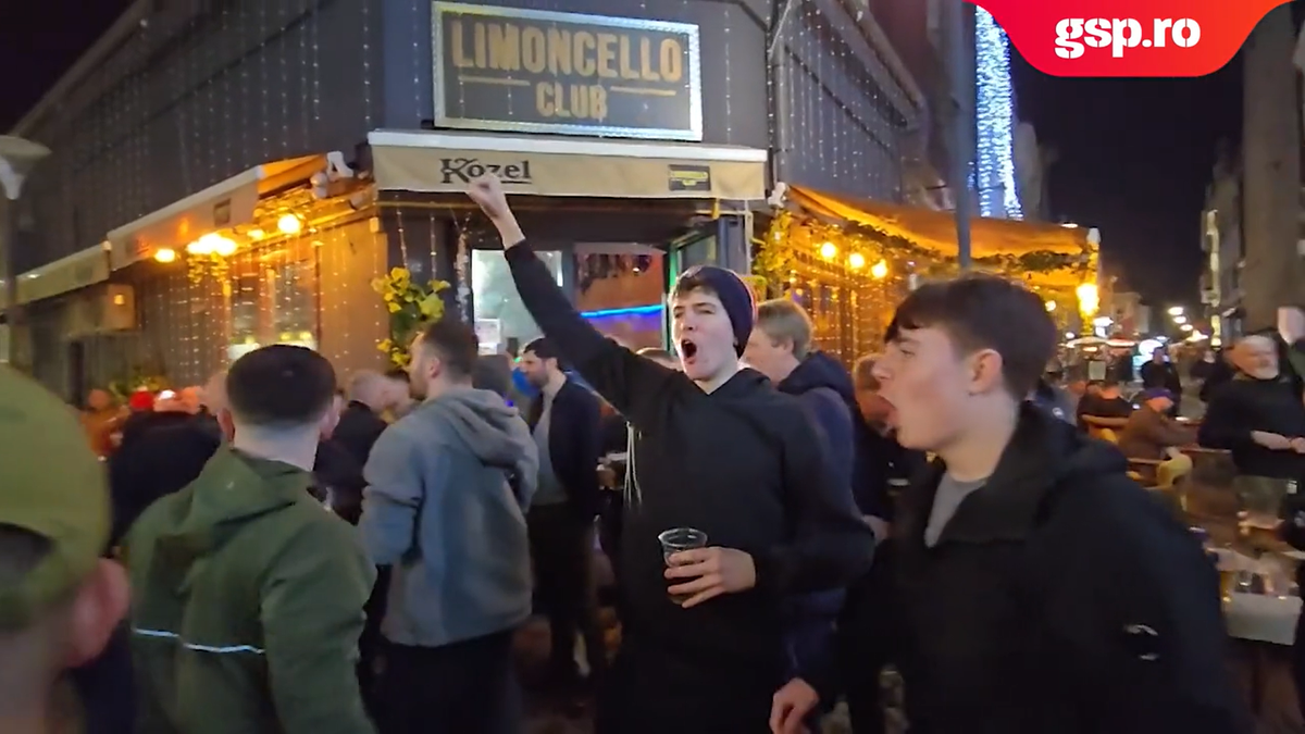 Atmosferă de senzație la hotelul unde s-a cazat Manchester United » Imagini tari cu fanii și sosirea jucătorilor: fotbalistul-surpriză care a fost aclamat