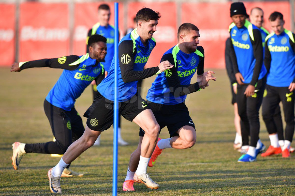 Voie bună înainte de Manchester United » Imagini de la antrenamentul oficial: cine i-a îmbărbătat pe roș-albaștri