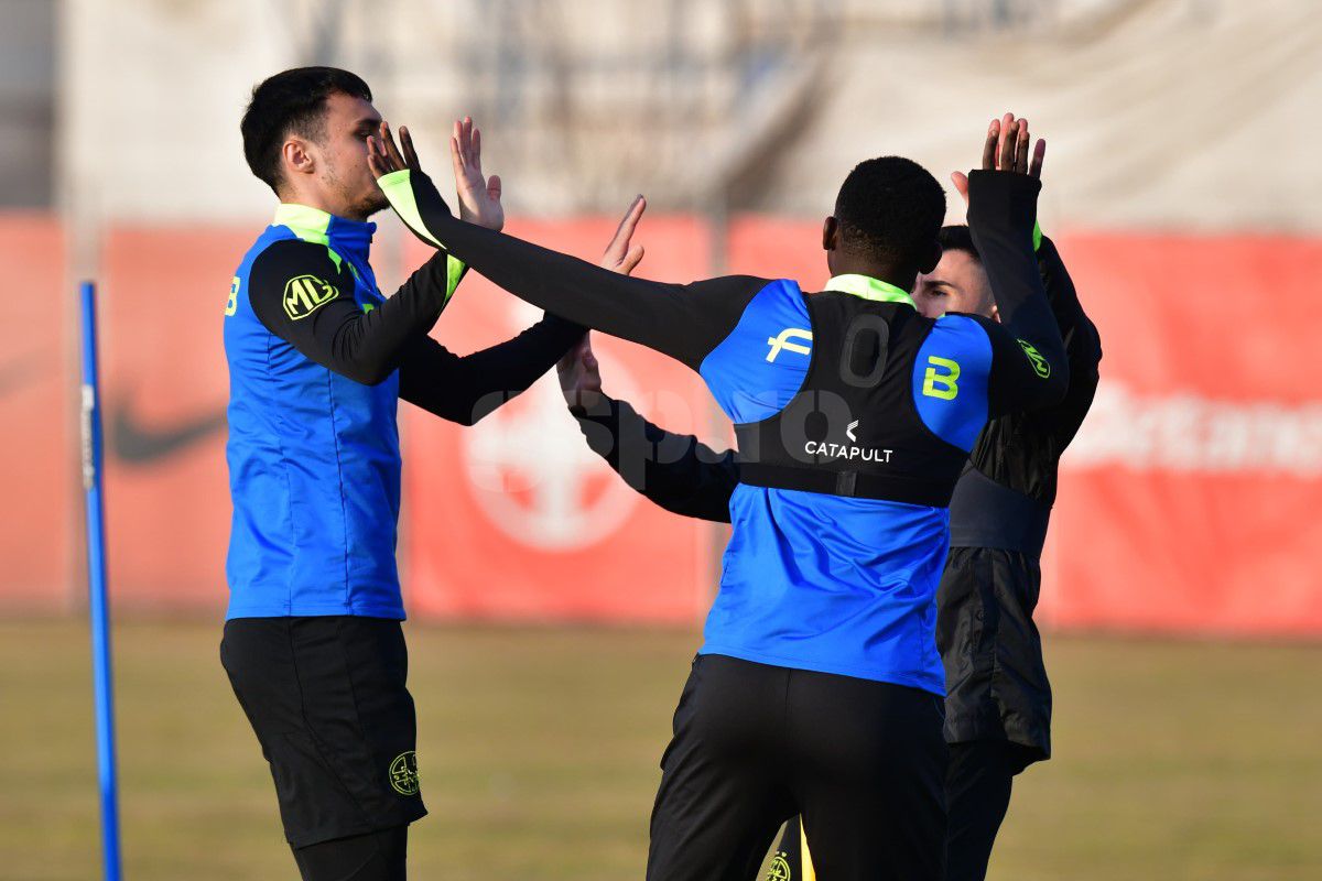 Voie bună înainte de Manchester United » Imagini de la antrenamentul oficial: cine i-a îmbărbătat pe roș-albaștri