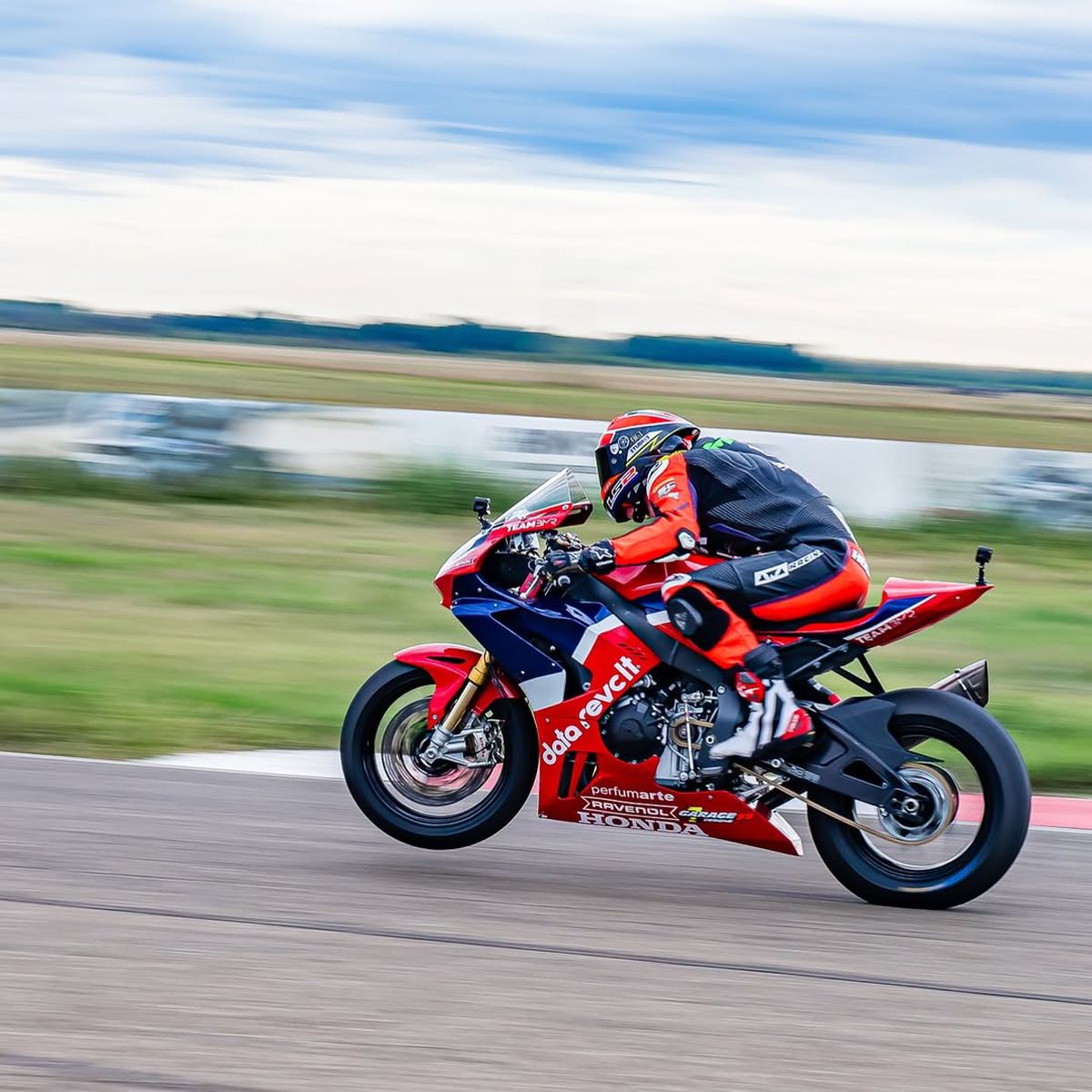 „Cel mai mare sacrificiu este că îmi dedic toată viața acestui sport” » Primul pilot român în MotoGP după aproape două decenii și-a trasat un obiectiv clar: „Vreau să fiu campion mondial”