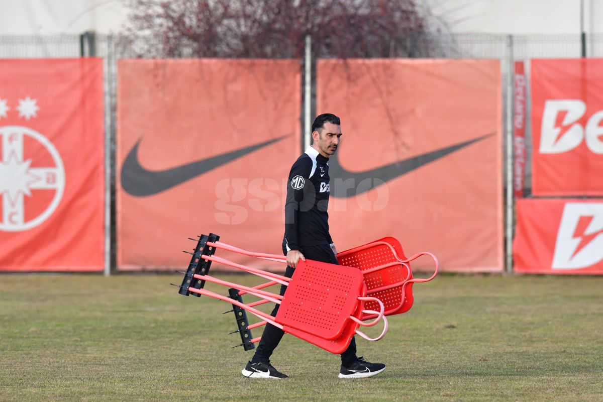 Voie bună înainte de Manchester United » Imagini de la antrenamentul oficial: cine i-a îmbărbătat pe roș-albaștri